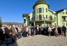 ПАРАФІЯНИ С.ІЗА З МИТРОПОЛИТОМ МАРКОМ