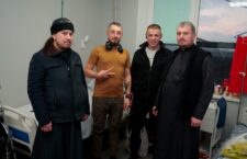 Напередодні Дня пам’яті Святителя Миколая військових у Тячівській районній лікарні відвідали священнослужителі
